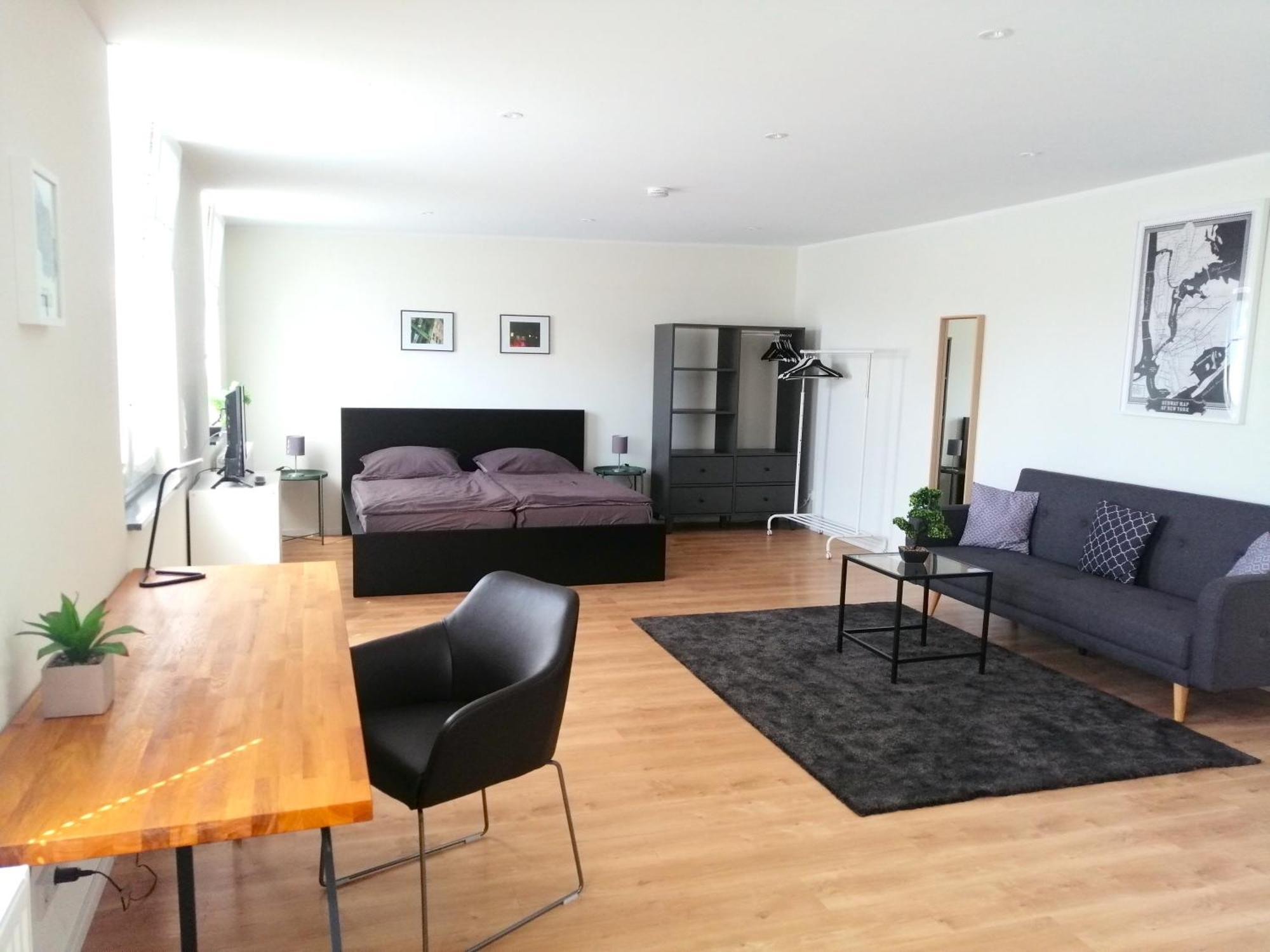 Schoene 3-zimmer-wohnung In Koeln-brueck Mit Eigenem Parkplatz Apartamento *